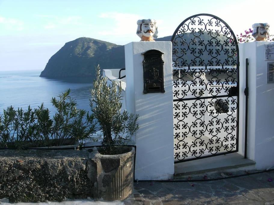 Casa Vacanze Vista Mare Mela B Lipari  Exterior photo